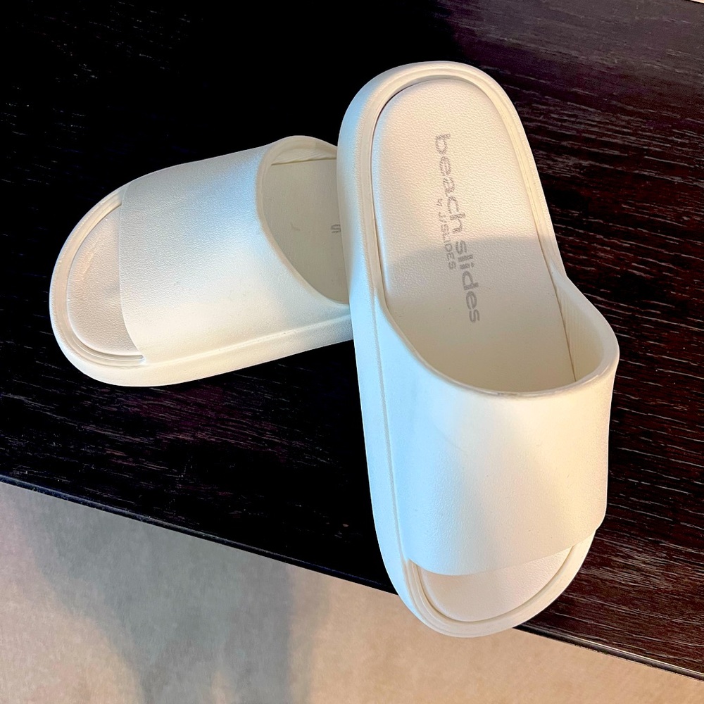 J. Slides Beach Slides, Size 7